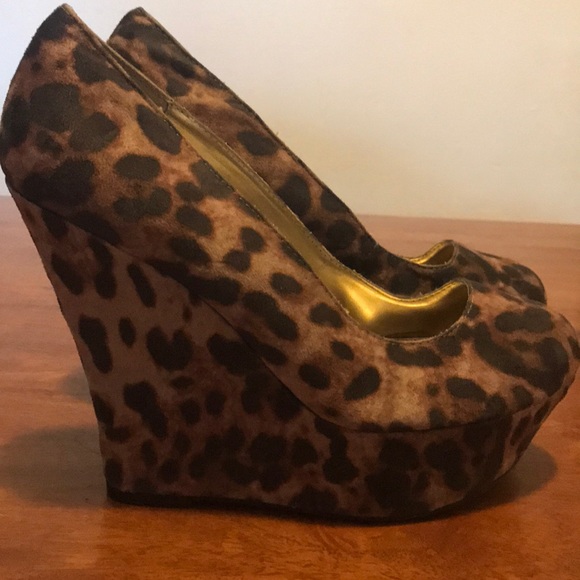 Cheetah print wedges - Picture 2 of 3
